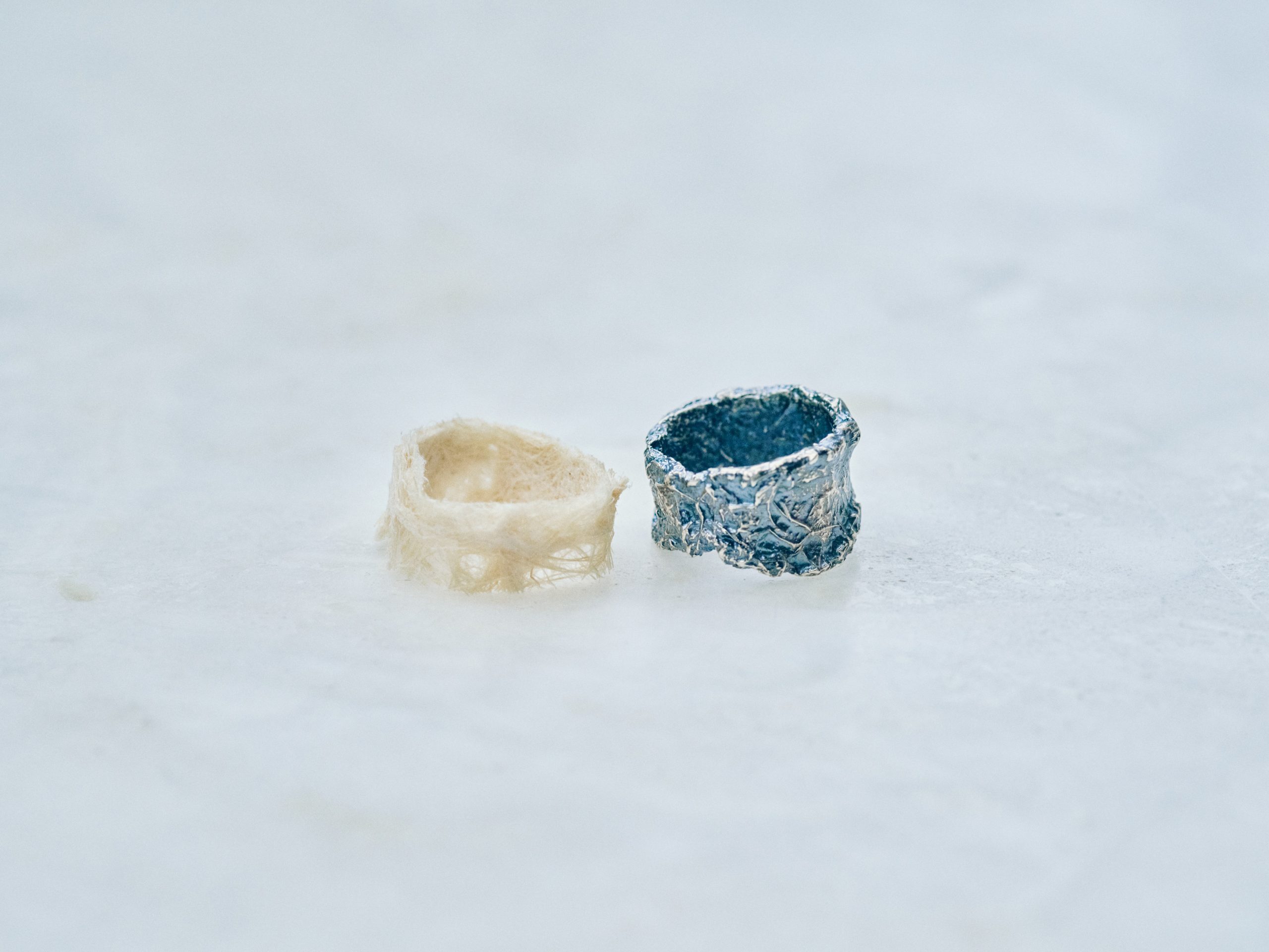 金属が紙を夢見たとき